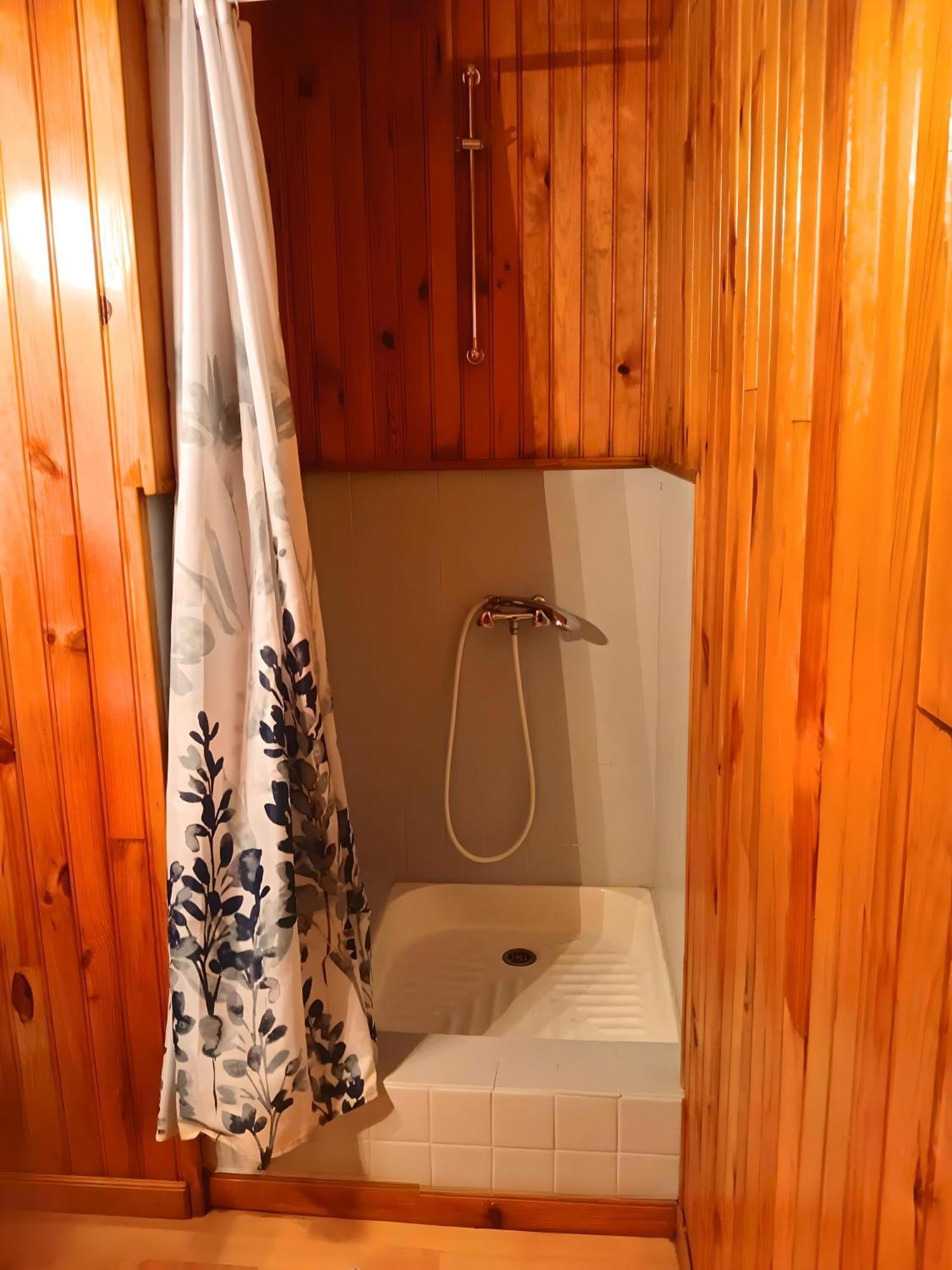 Camping Des Bains Saint-Honoré Szoba fotó